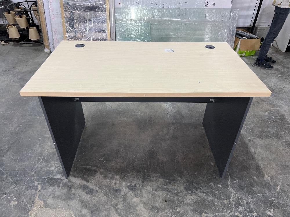 Wooden Office Table Light Brown Colour / Meja Pejabat Kayu Warna Coklat