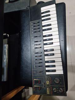 Yamaha cs01 synthesizer