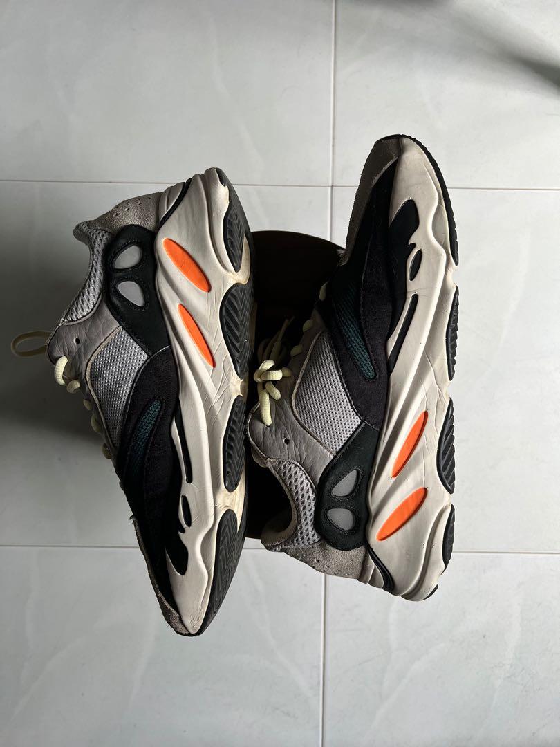 Yeezy 700 crease hot sale