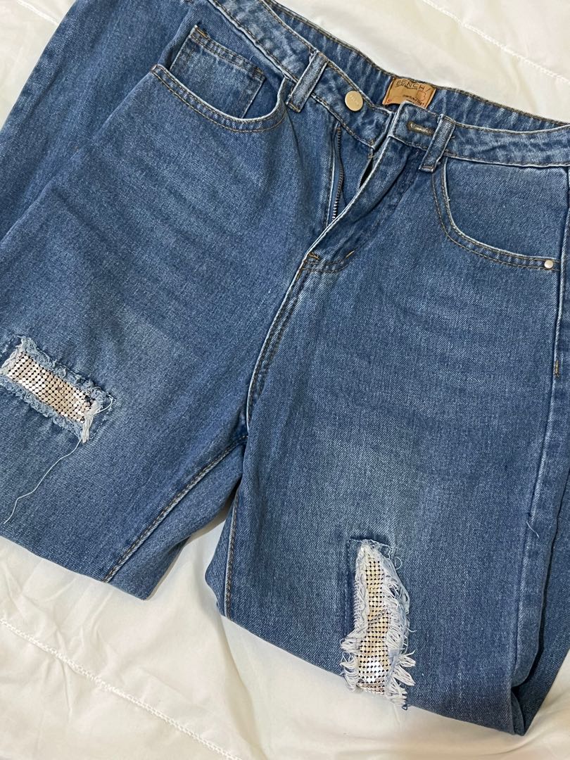 BENCH mom jeans, Women's Fashion, Bottoms, Jeans on Carousell