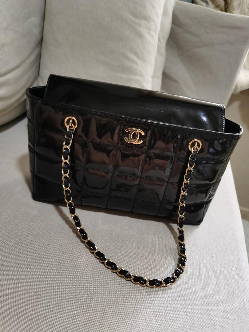 Chanel Vintage Barbie Clear Black Patent PVC Chunky Chain Tote Bag 2 –  Boutique Patina