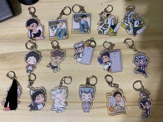 CLEARANCE haikyuu keychains (akaashi n bokuto)
