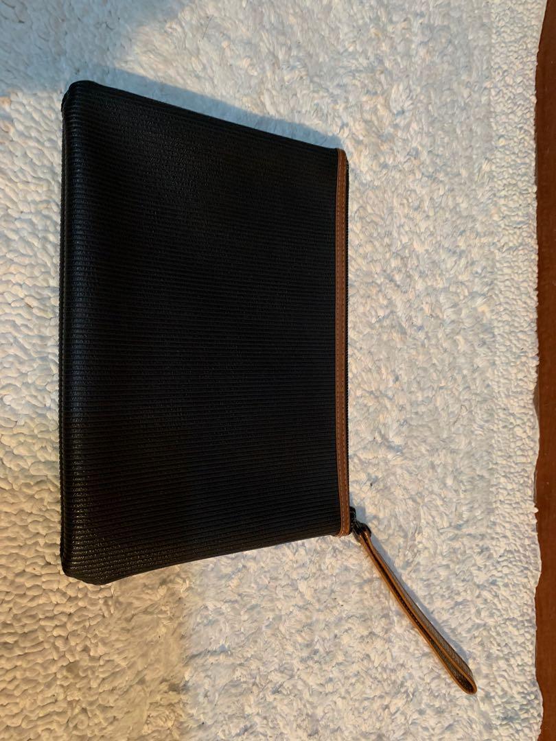 Clutch bag (Category: Bags & Wallets) located in Singapore. Submitted by ongang1 (Listing ID 1178416809, Image 3). Description: W9 x H7 inches Clutch bag for all purposes Fm handbag to travel to accessory bag .
