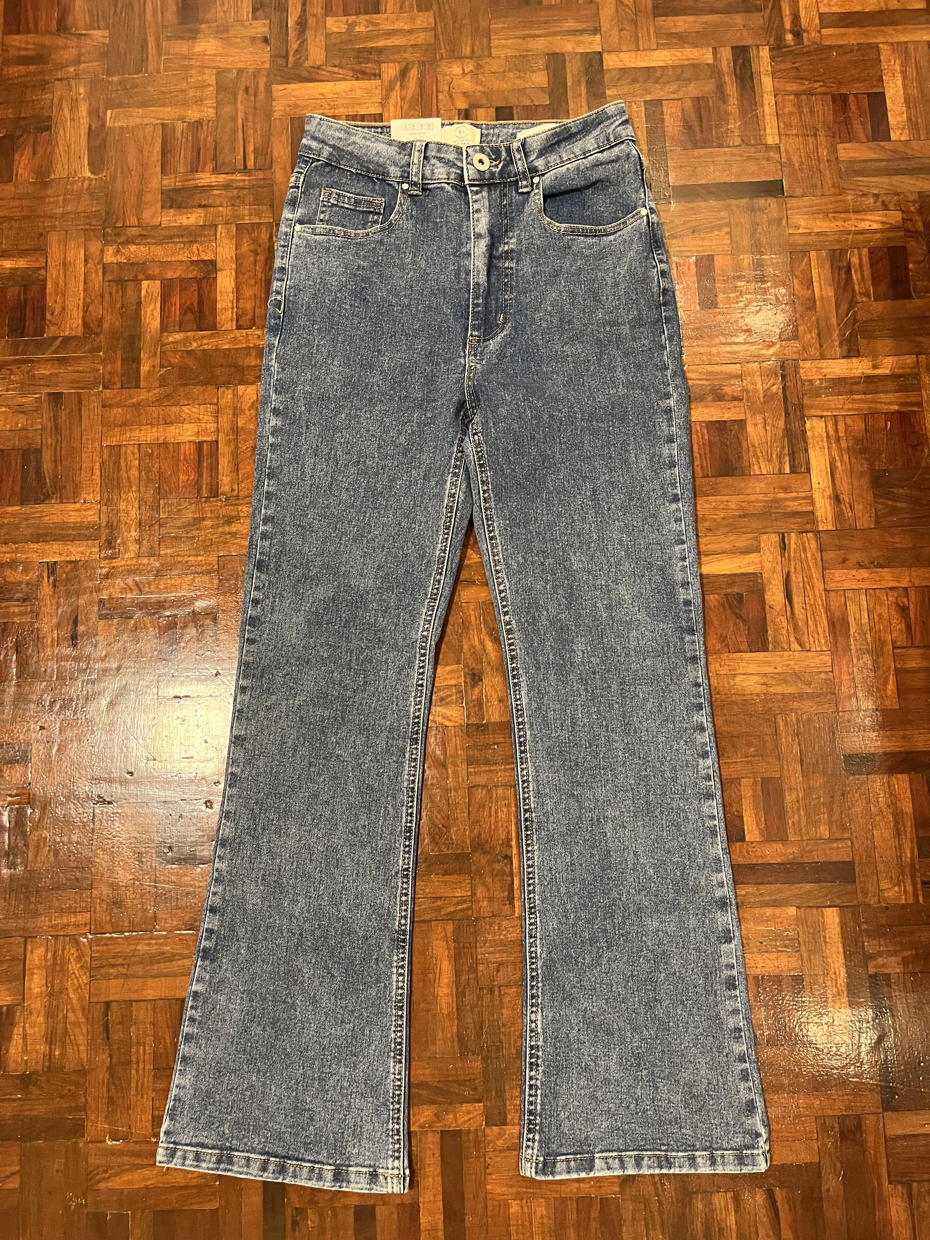 Cotton On Grazer Flare Pants (Category: Jeans) located in Paranaque City. Submitted by declutter_76 (Listing ID 1178427991, Image 2). Description: - Brand new wt tag - Never been used - Selling for a much cheaper price .