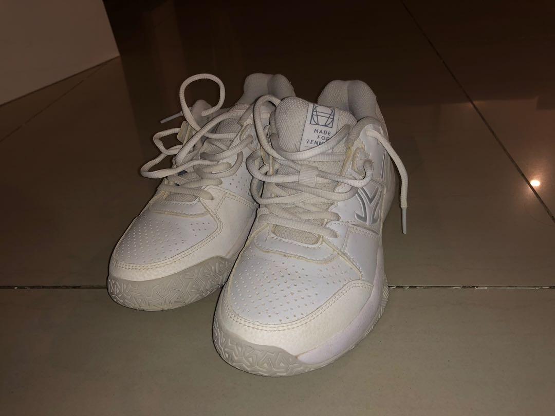 Decathlon Tennis Shoes, Men's Fashion, Footwear, Casual Shoes on Carousell