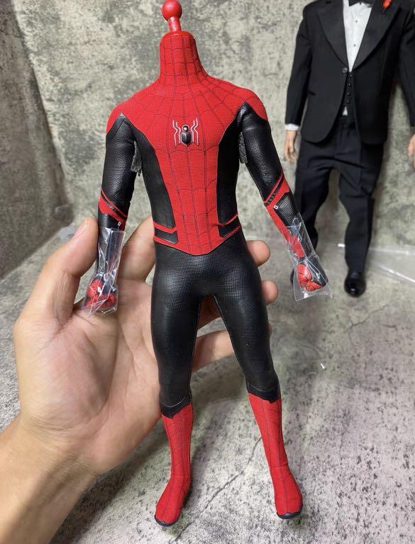 Hot toys tom holland hotsell