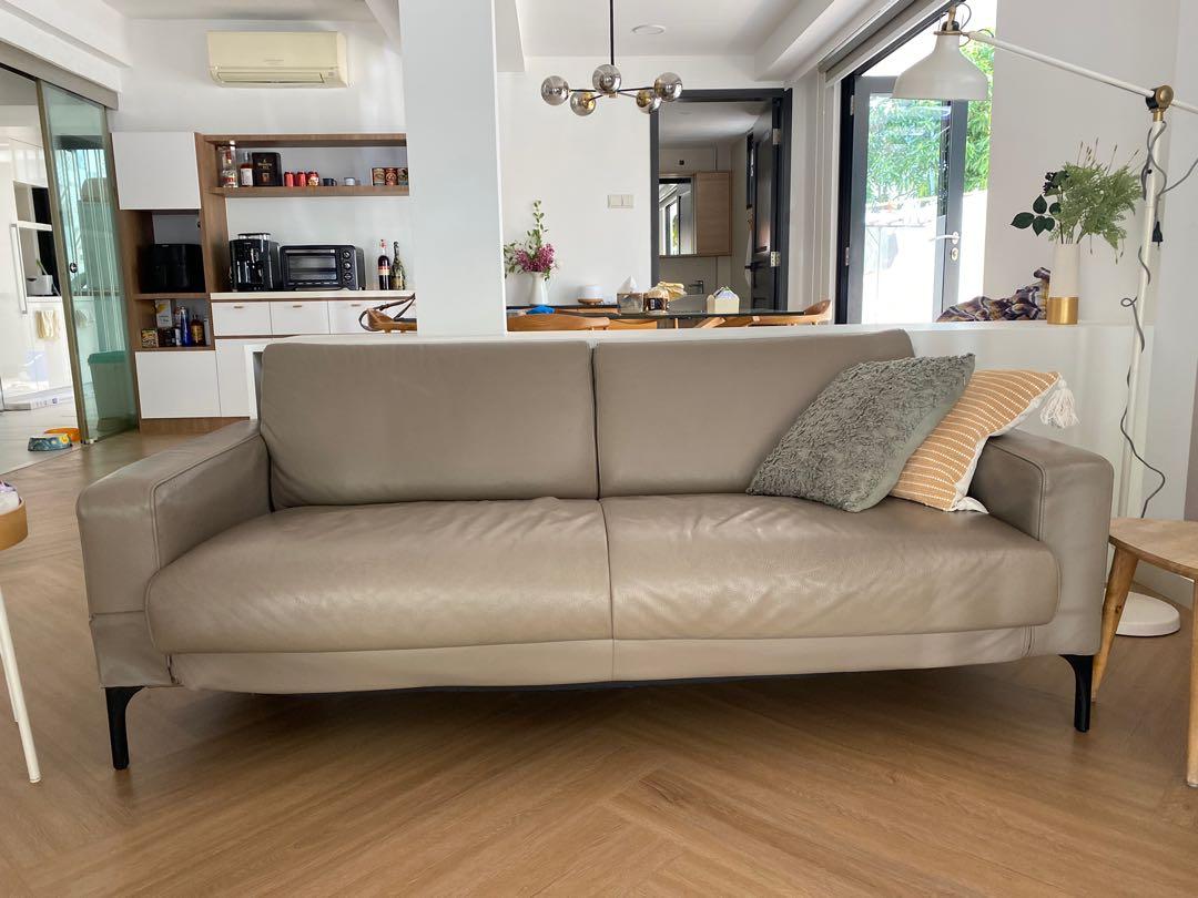 King living sales opera sofa