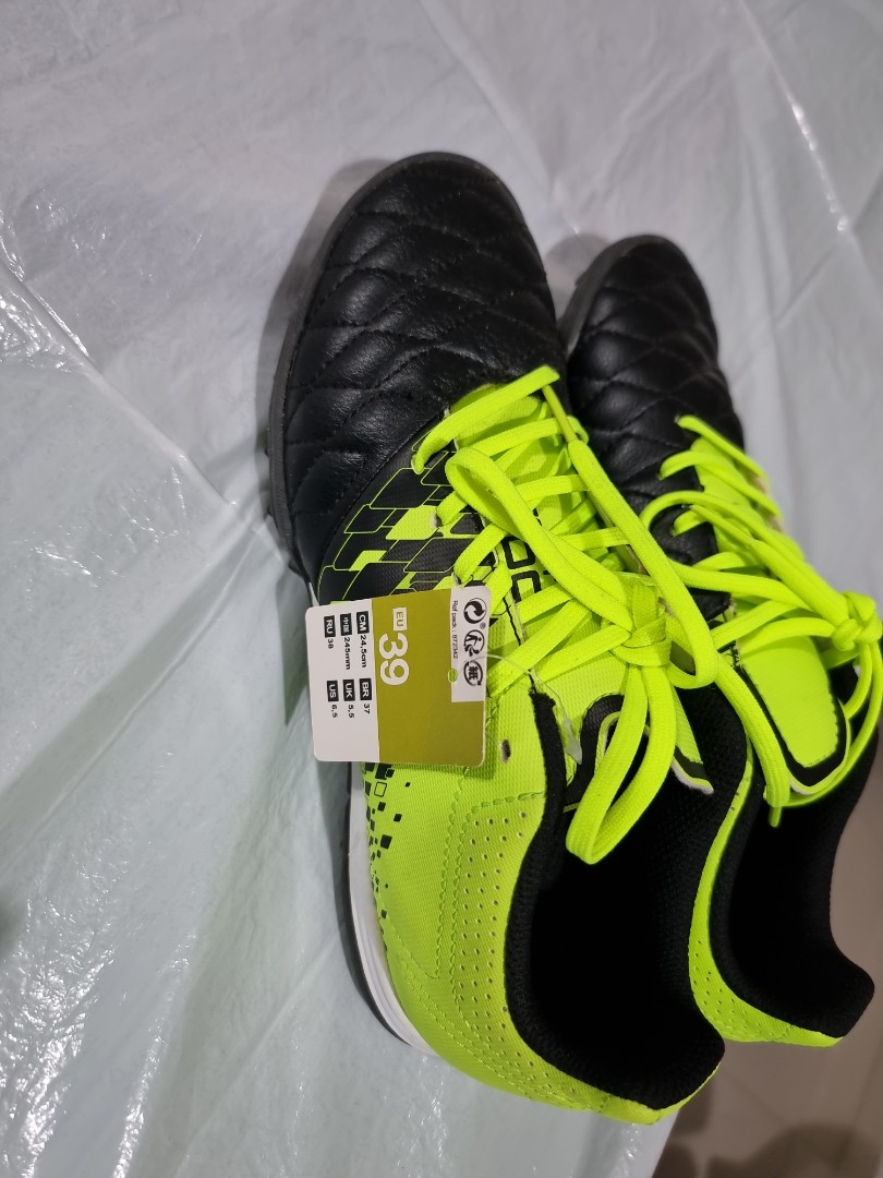 Kipsta agility 500 soccer boots, Men's Fashion, Footwear, Boots on ...