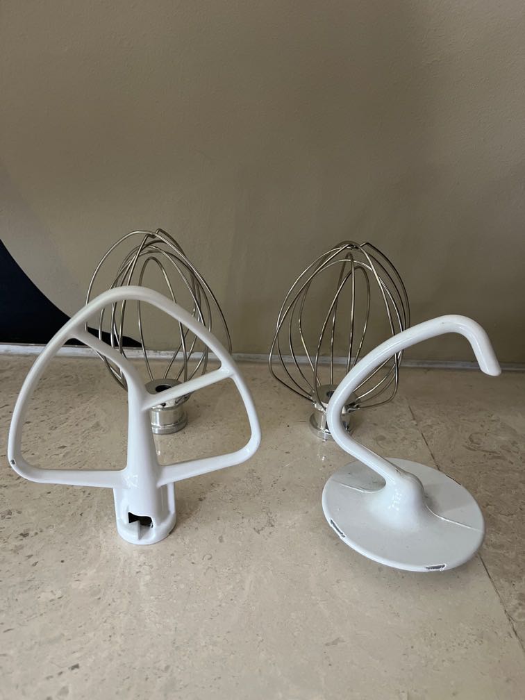 Kitchenaid 4.8L standmixer accessories, 2 whisks, 1 paddle, 1 hook, TV