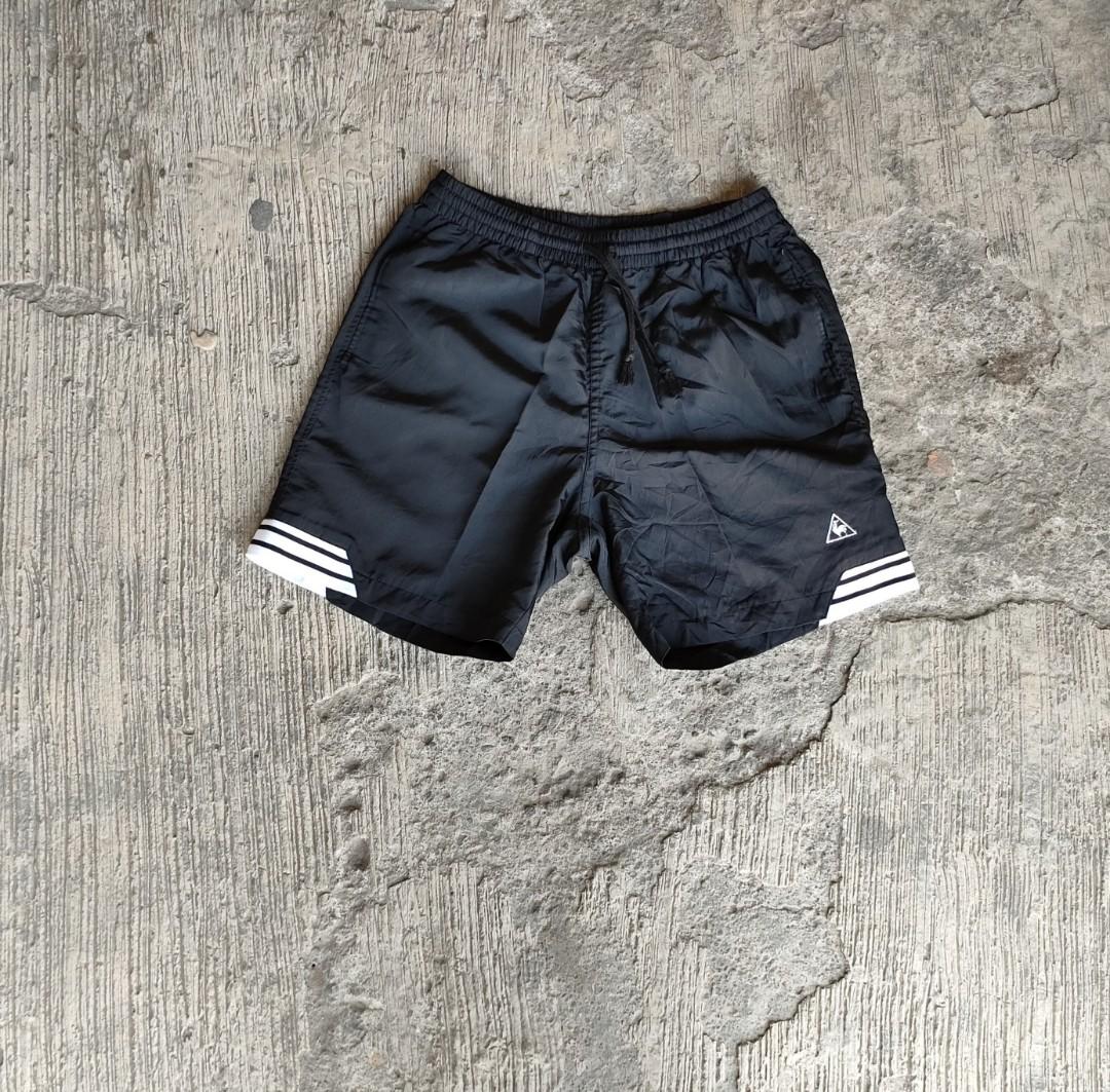 Le coq sportif 31 32 Fesyen Pria Pakaian Bawahan di Carousell