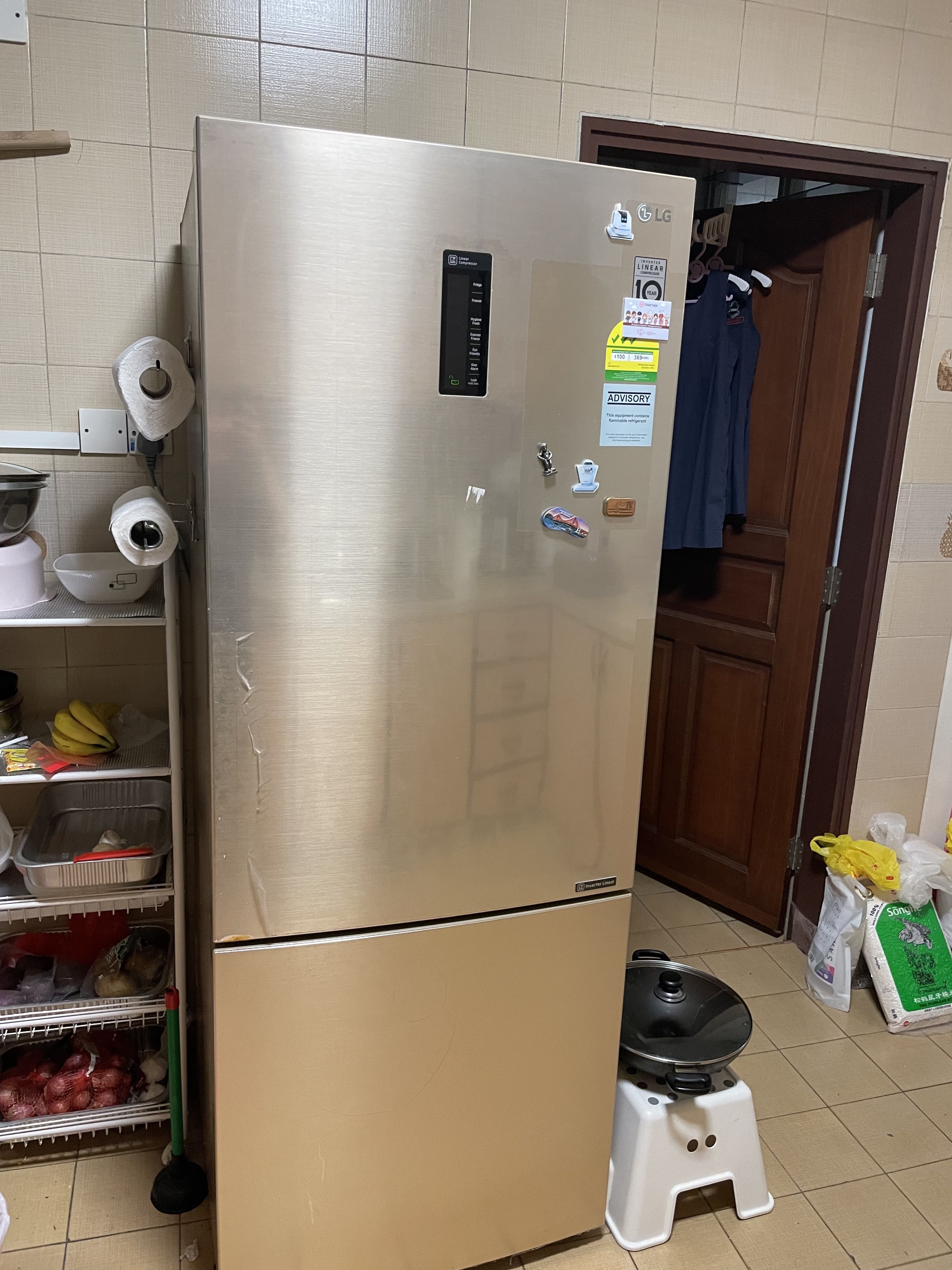 LG fridge under LG warranty, TV & Home Appliances, Kitchen Appliances, Refrigerators