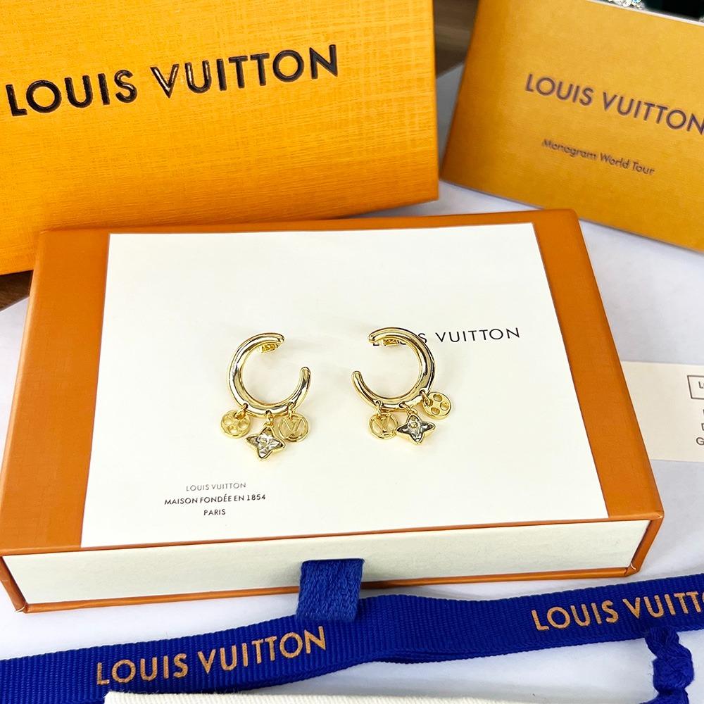 New LV Earrings Blooming Strass Mismatched ราคา 14,000.