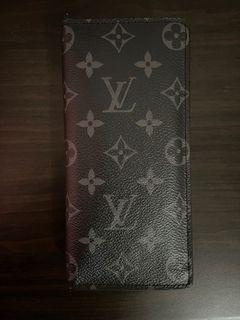 Preloved Authentic Louis Vuitton LV Brazza Wallet Cloud super limited  edition!, Fesyen Pria, Tas & Dompet , Dompet di Carousell