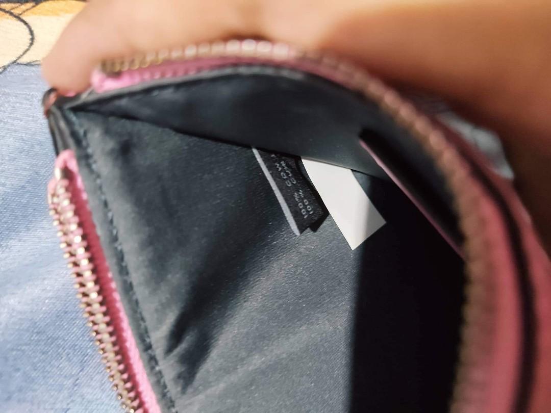 Marc Jacobs authentic (Category: Wallets & Card holders) located in Bayombong. Submitted by nicsxoxo7 (Listing ID 1178352025, Image 2). Description: good as new ,ykk zipper no other inclusion 6 inches length, 4 inches height no flaws.