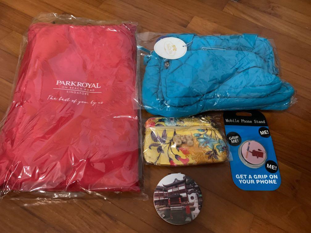 Multiple Items (Category: Purses & Pouches) located in Singapore. Submitted by tdlyx (Listing ID 1178264665, Image 1). Description: 1. Naraya bag 2. Travel organiser 3. Small coin pouch 4. Pocket mirror 5. Mobile phone stand .