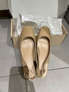 (Category: ) located in . Submitted by constancepreloved (Listing ID 1178256708, Image 1). Description: .