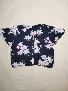 Navy Blue/Floral Cropped Button down blouse