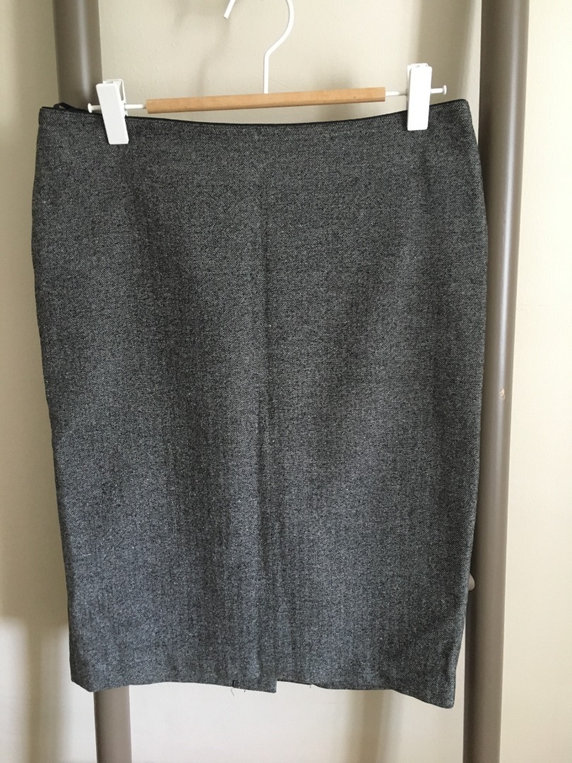 New Skirt (The Station), Women's Fashion, Bottoms, Skirts on Carousell