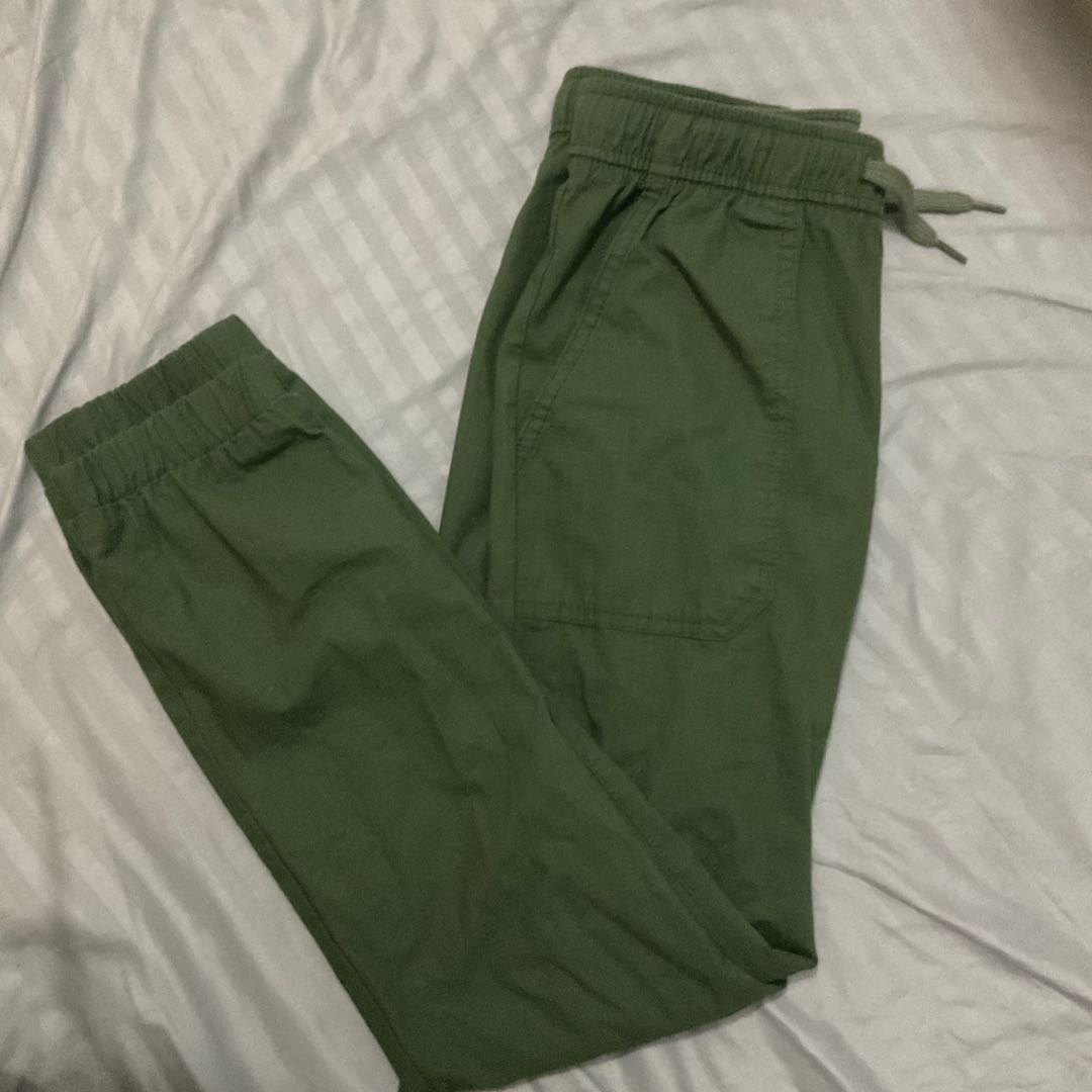 Old navy green cargo, Women's Fashion, Bottoms, Other Bottoms on Carousell