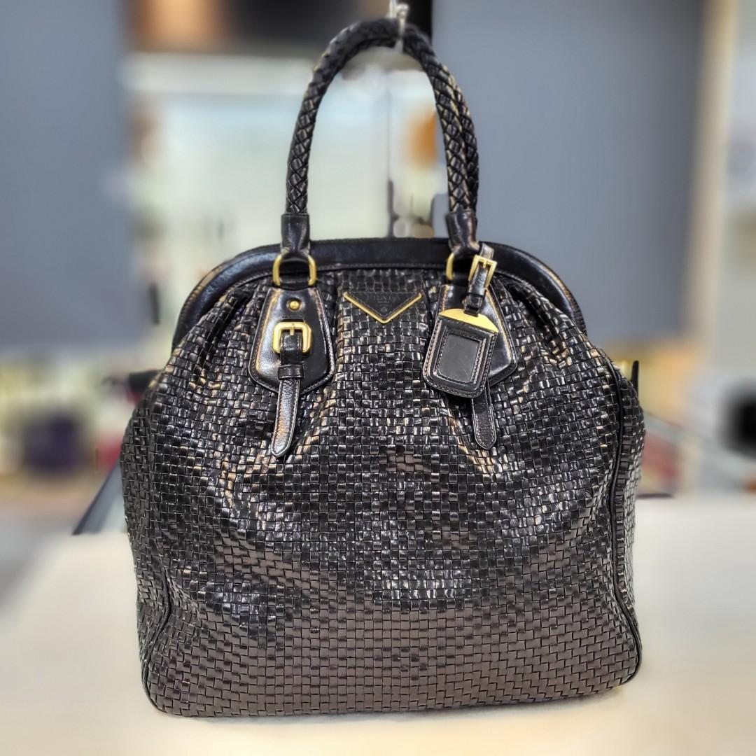 Authentic Prada Saffiano Cuir Double Tote, Luxury, Bags & Wallets on  Carousell