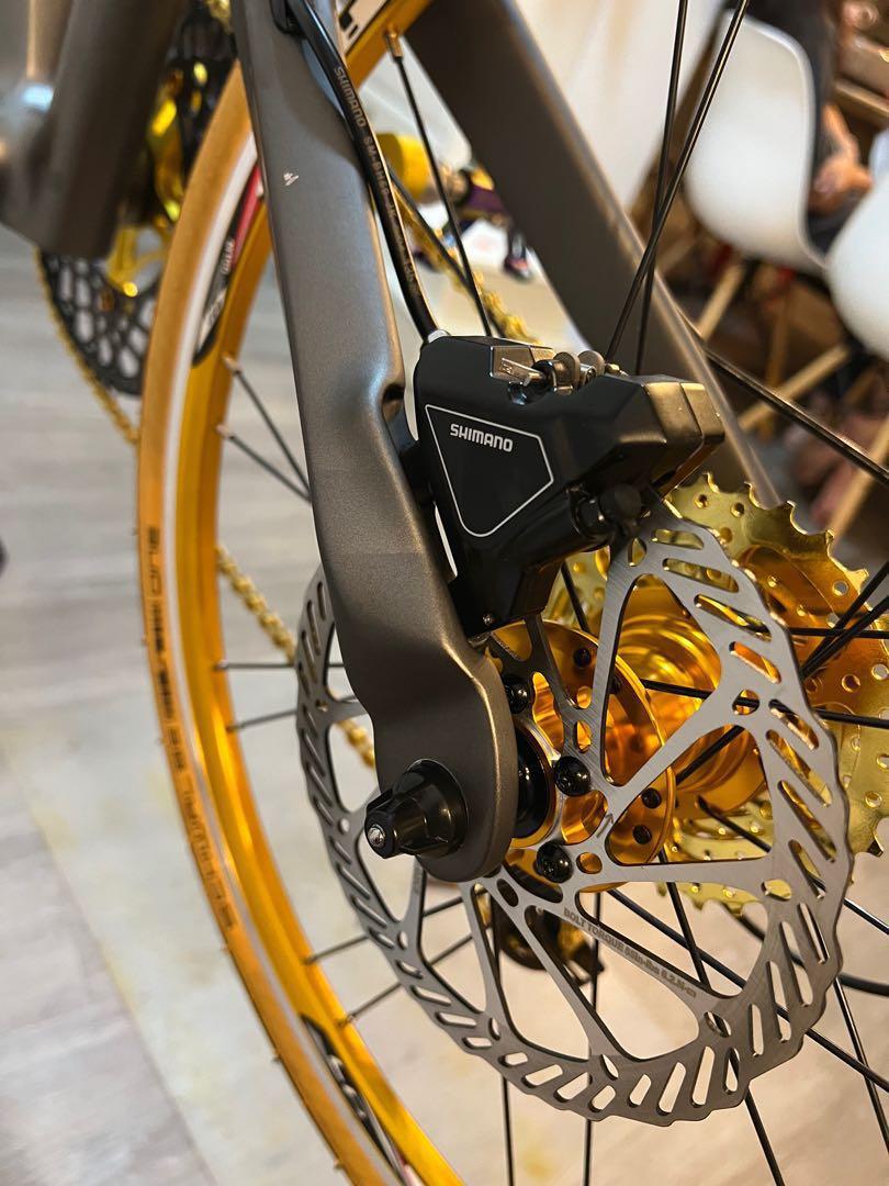 Shimano BR-UR300 flat mount disc brake w MT200lever , Sports Equipment ...