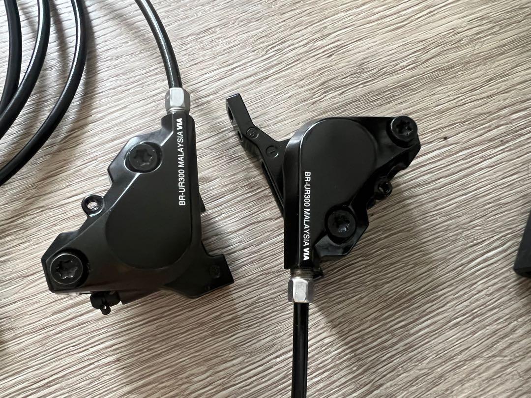 Shimano BR-UR300 flat mount disc brake w MT200lever , Sports Equipment ...
