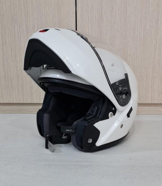 Shoei Neotec with Sena 10U (XL), Motorcycles, Motorcycle Accessories on ...