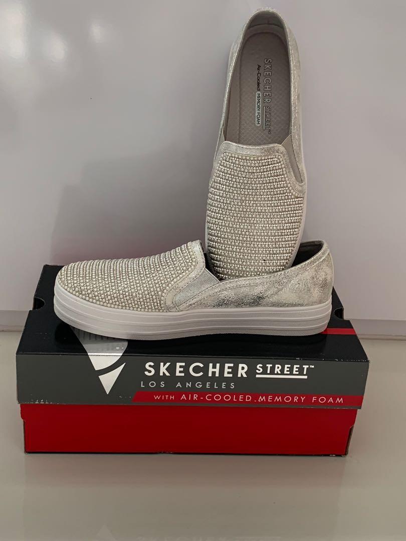 Skecher street air online cooled memory foam