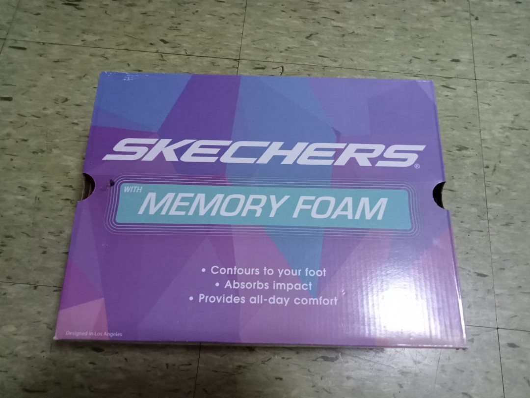 Skechers store form fit