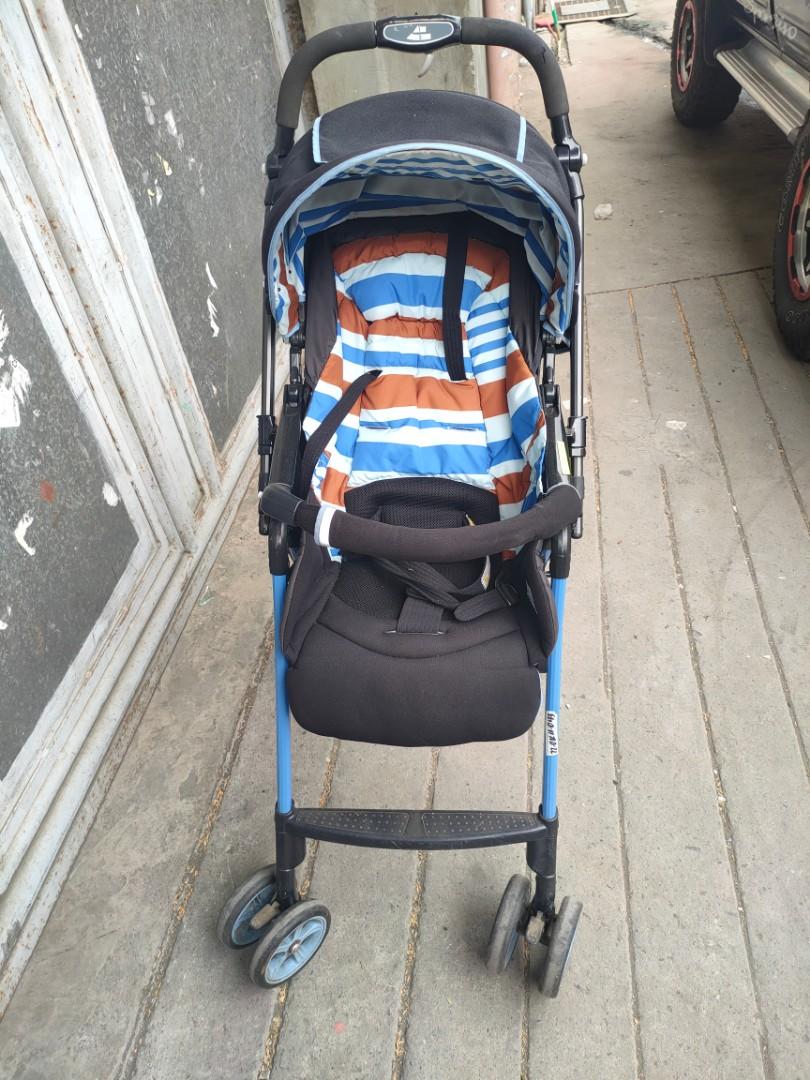 STROLLER JAPAN SURPLUS (Category: Strollers) located in Taguig. Submitted by 5jsjapansurplustaguig. (Listing ID 1178388305, Image 1). Description: japan Surplus stroller light weight travel friendly.