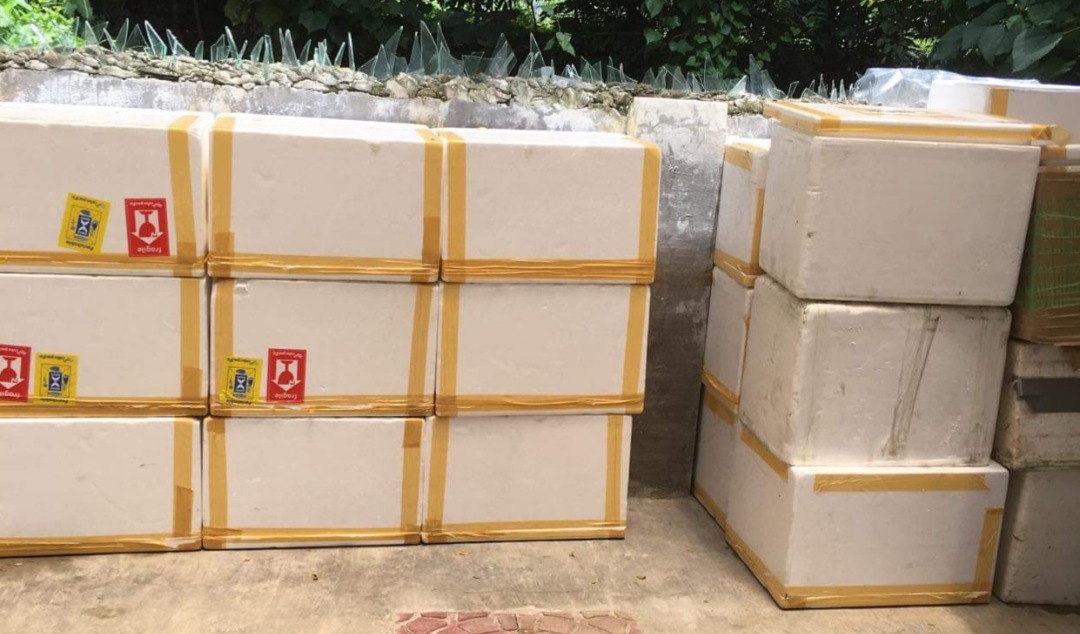 Styro boxes for sale, Furniture & Home Living, Home Improvement