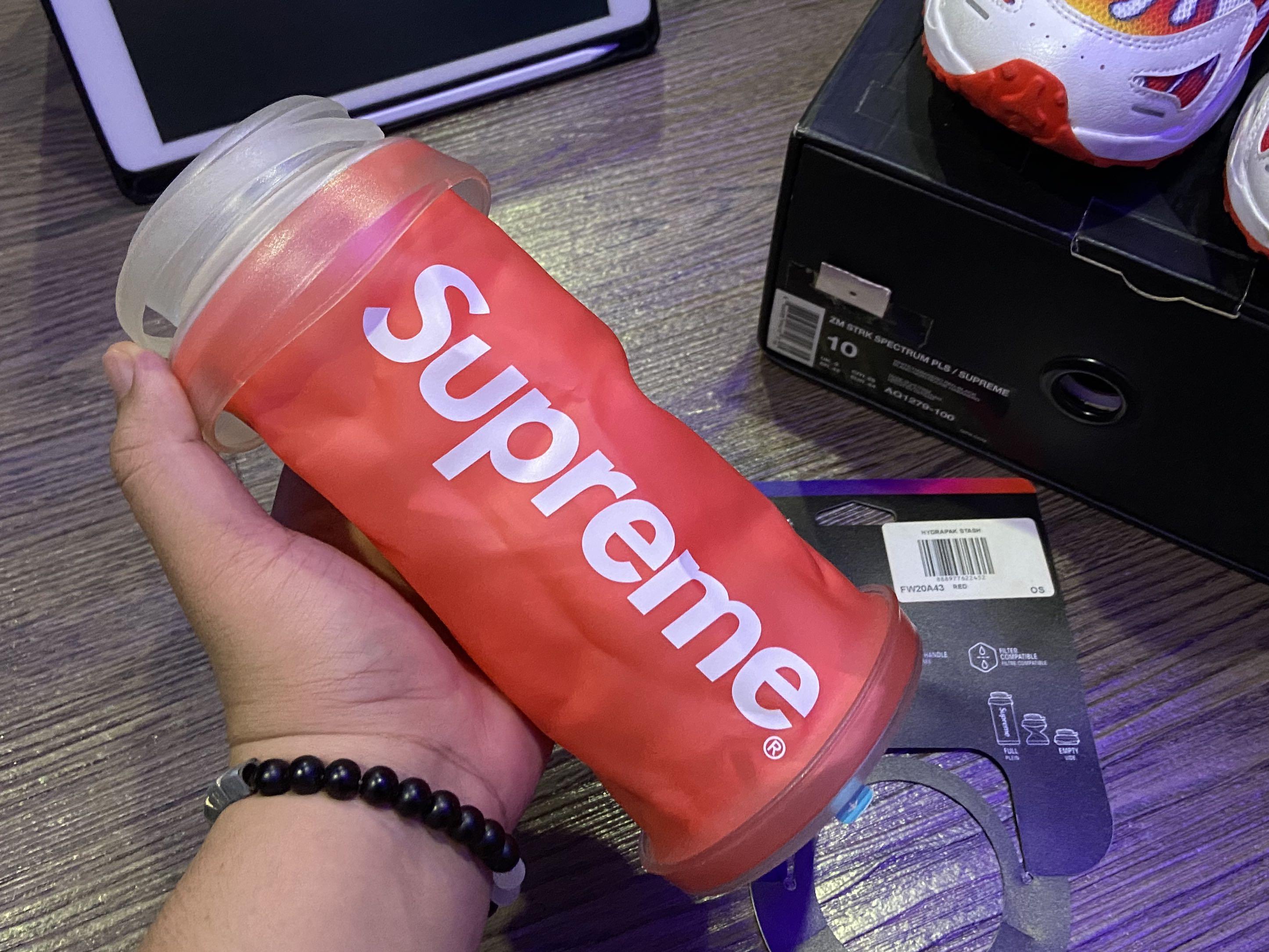 Supreme hydrapak stash 1.0 L bottle