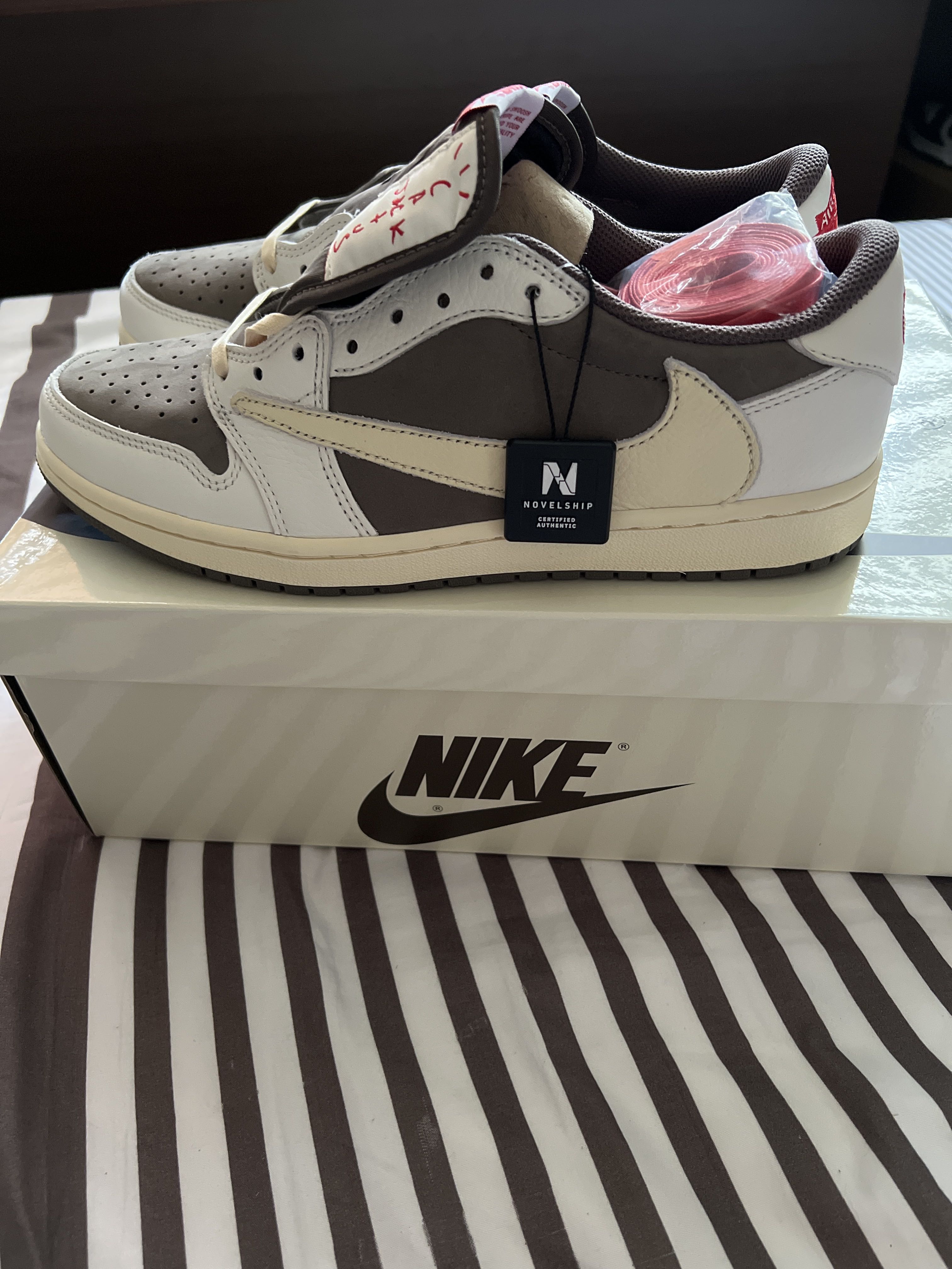 travis scott mocha reverse