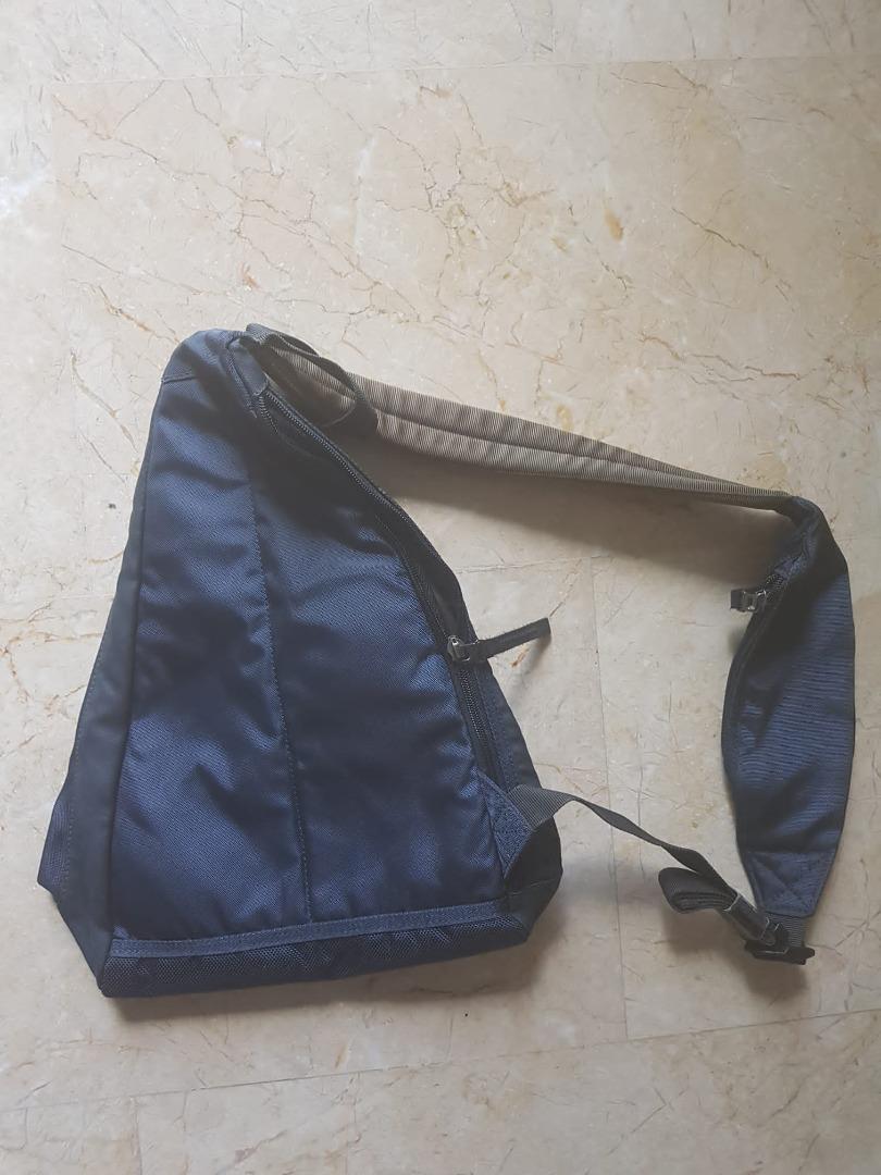 Victorinox Sling Bag Black Monosling, Men's Fashion, Bags, Backpacks