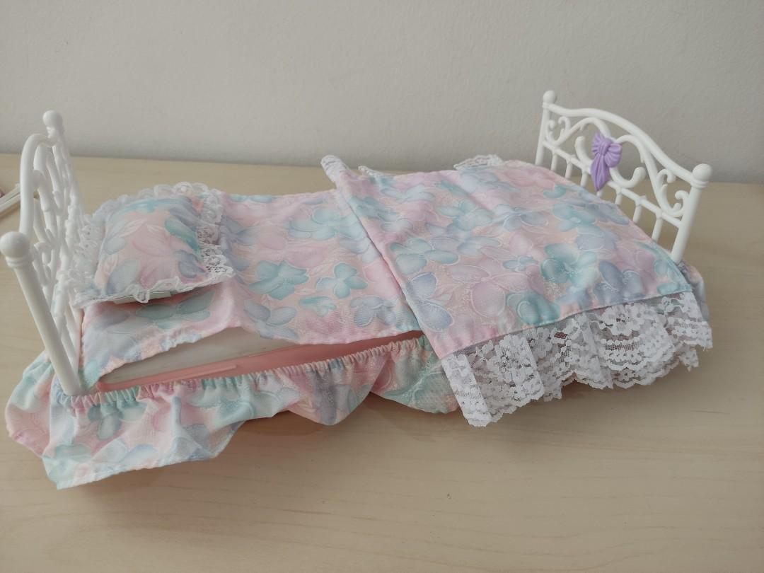 Vintage barbie on sale bed