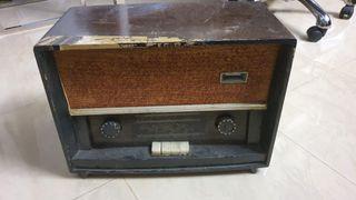 Vintage old tube radio