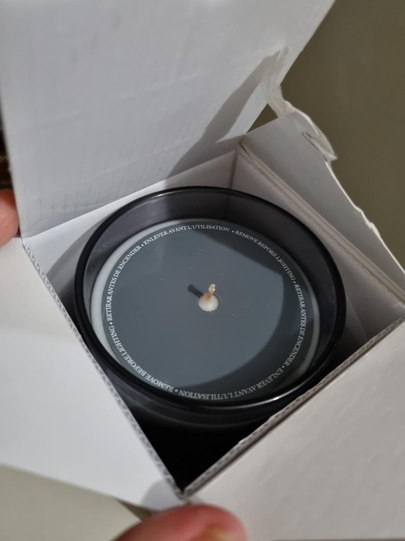 Zara Emotions Vetiver Pamplemousse & Ebony Wood scented candle