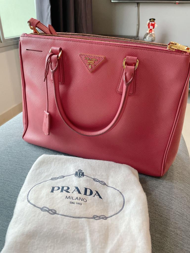 Prada - Authenticated Saffiano Handbag - Leather Pink Plain for Women, Very Good Condition