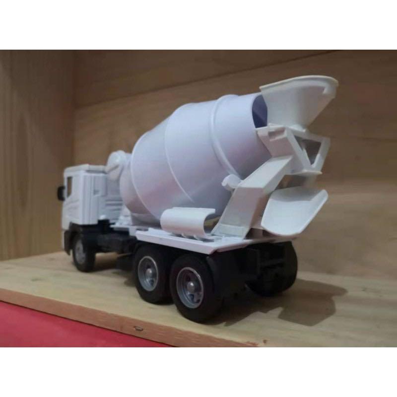 1/32 Scania Cement Mixer Euro Truck Diecast Model by New Ray, Hobbies