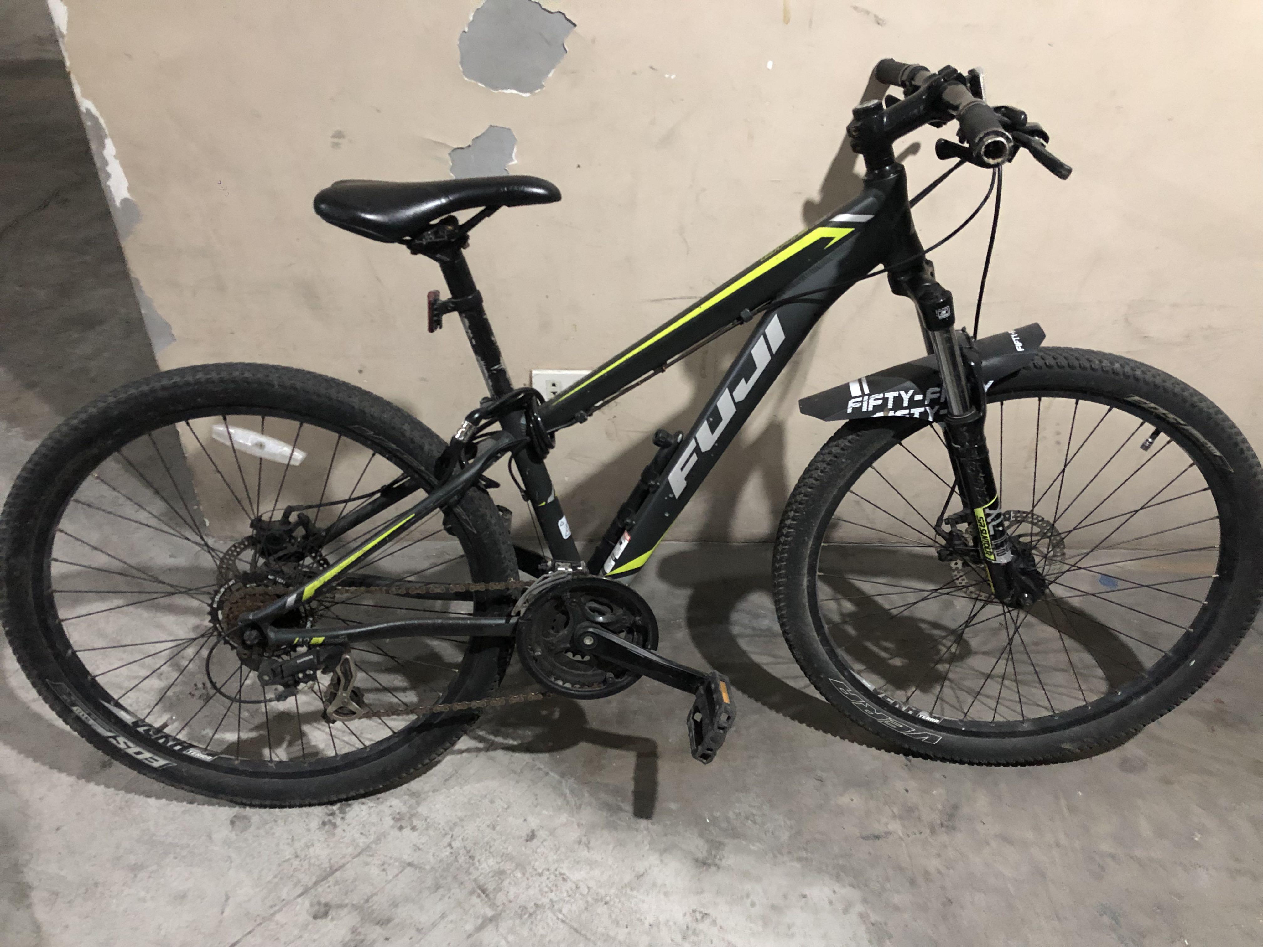 2015 Fuji Nevada 1.9 Mountain Bike Sports Equipment Bicycles