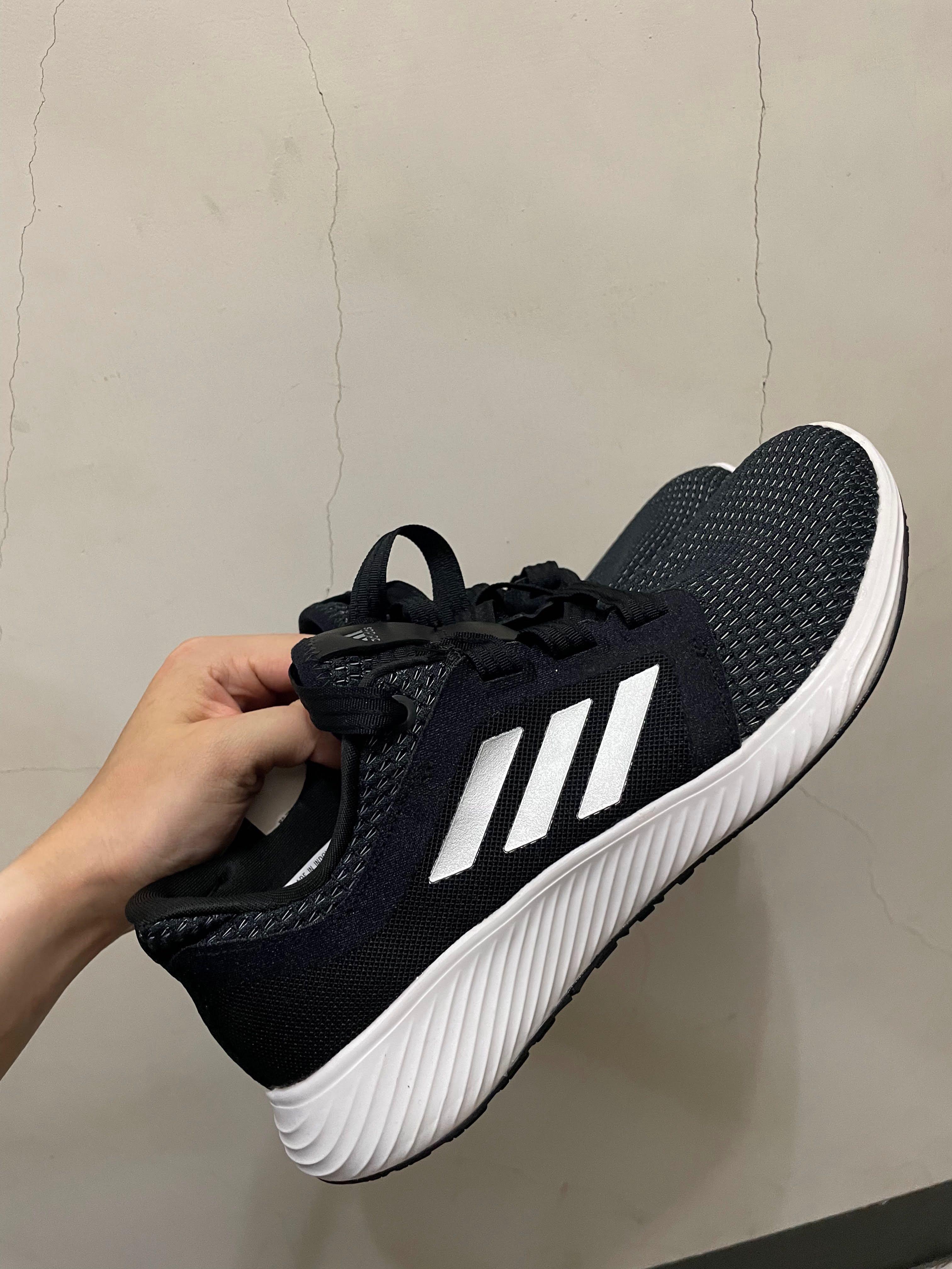 愛迪達Adidas Edge Lux 3 慢跑鞋(EE4036), 他的時尚, 鞋, 運動鞋在旋轉拍賣