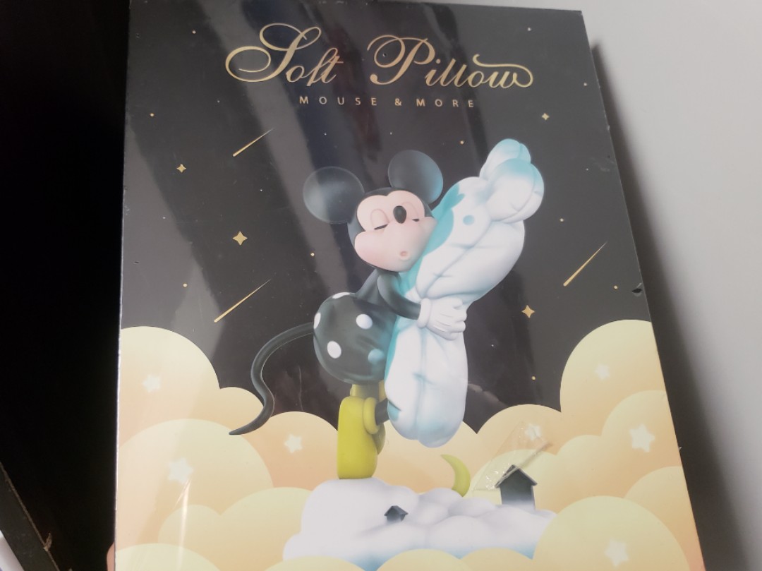 全新有盒Pop Mart Disney Soft Pillow 米奇的軟枕頭Mouse & More