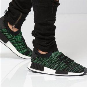 Adidas nmd r1 sales black on sale