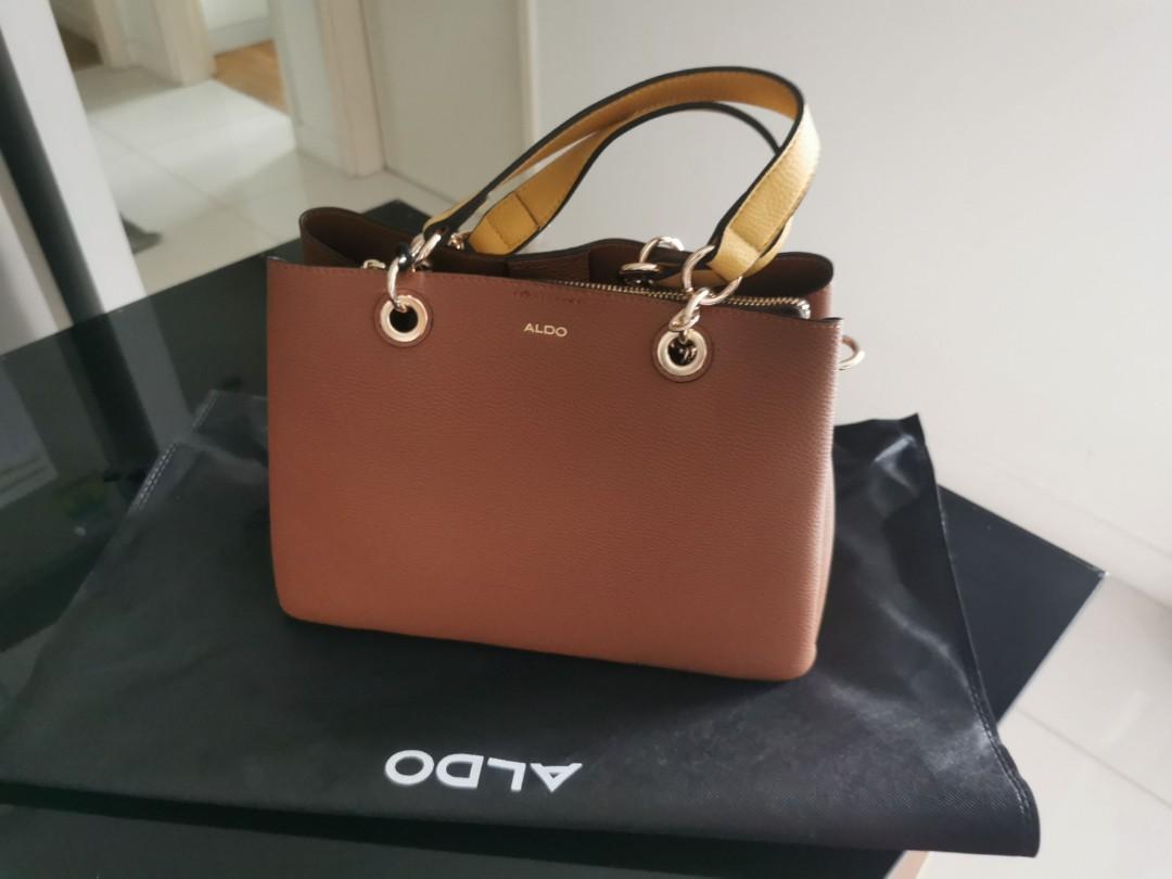 Lapra hotsell aldo bag