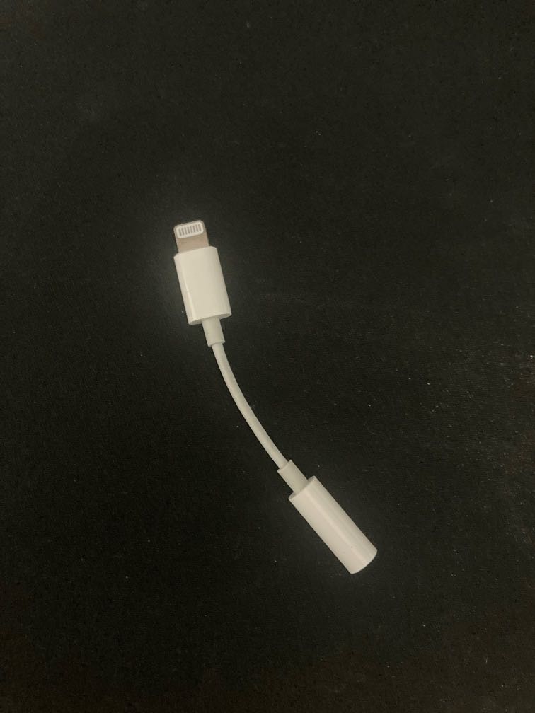 Apple Lightning to audio jack adapter, Mobile Phones & Gadgets, Mobile