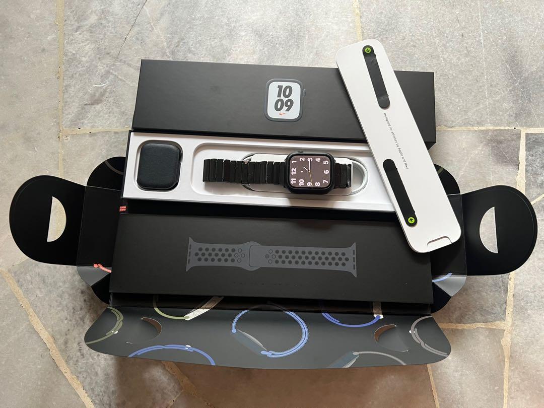 Apple Watch Series 7 45mm Nike Edition GPS Men s Fashion Watches