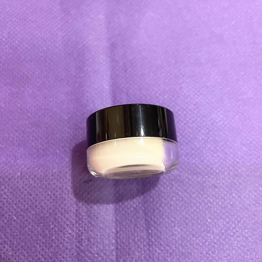 AUTHENTIC Elf cosmetics luminous putty makeup primer (Category: Makeup) located in Pasig City. Submitted by vanityboutique (Listing ID 1178462583, Image 3). Description: Pm for more details 4g mini size unbox Brand new and authentic Selling low and affordable One of the best selling brands in the makeup skincare perfume world .