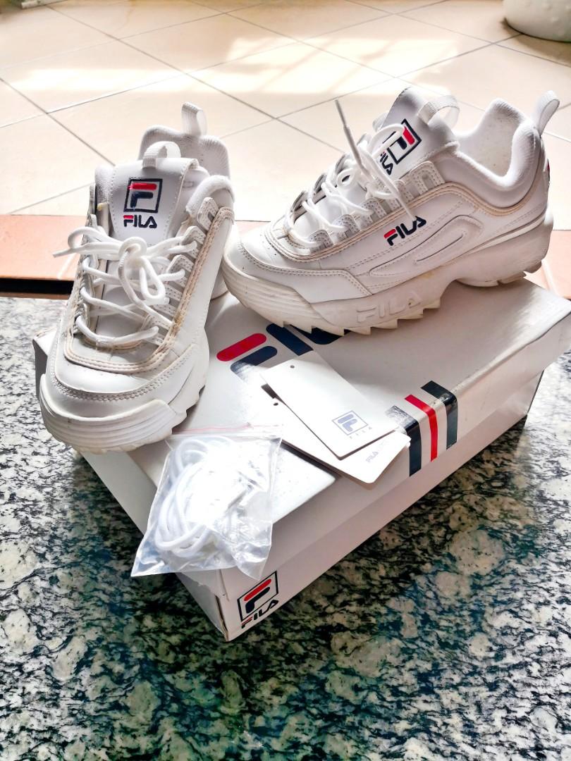 Fila distributor top