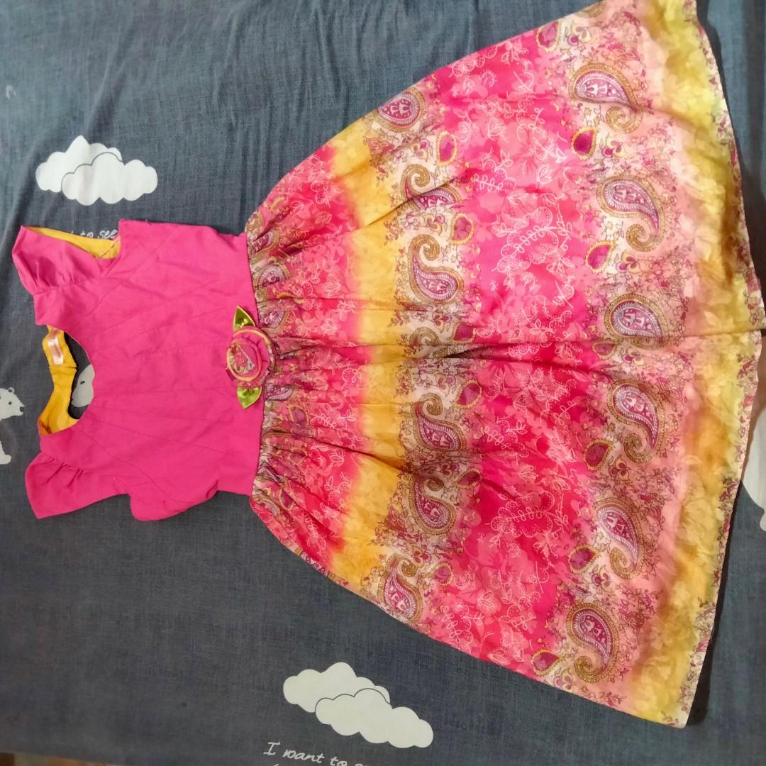 baby dress (Category: Babies & Kids Fashion) located in Quezon City. Submitted by dplgm (Listing ID 1178514561, Image 3). Description: dress for girls 4-7 y/o no issues,looks like new.worn seldomly,twice only.