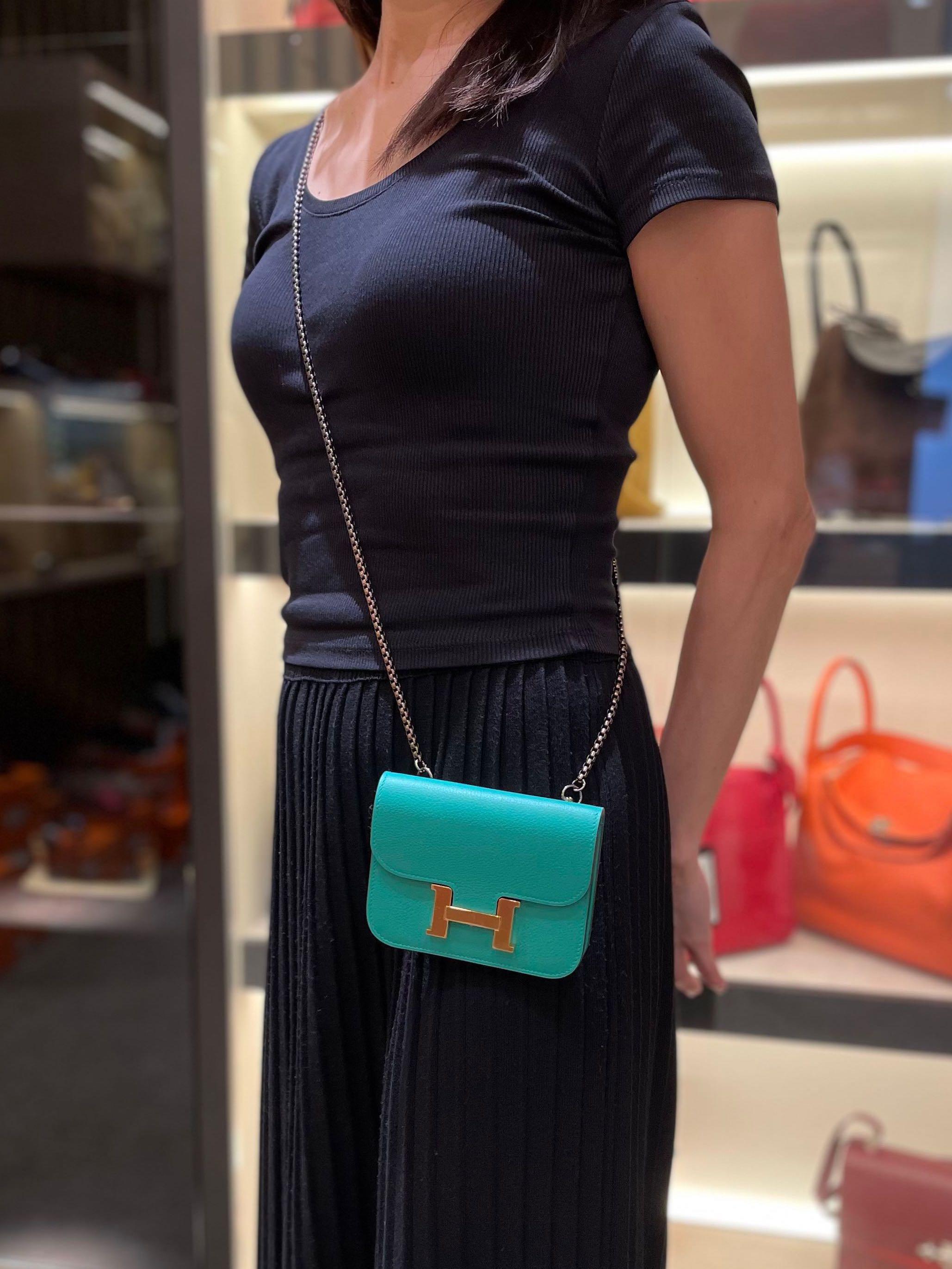 hermes kelly pochette outfit